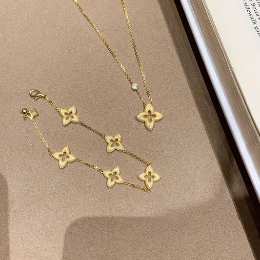 Lucky Clover Necklace and Bracelet Jewelry Set