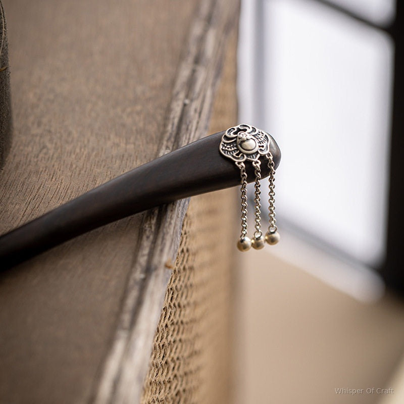 Black Ebony Lotus Hairpin with Pearl Tassels – Elegant Traditional Hair Stick