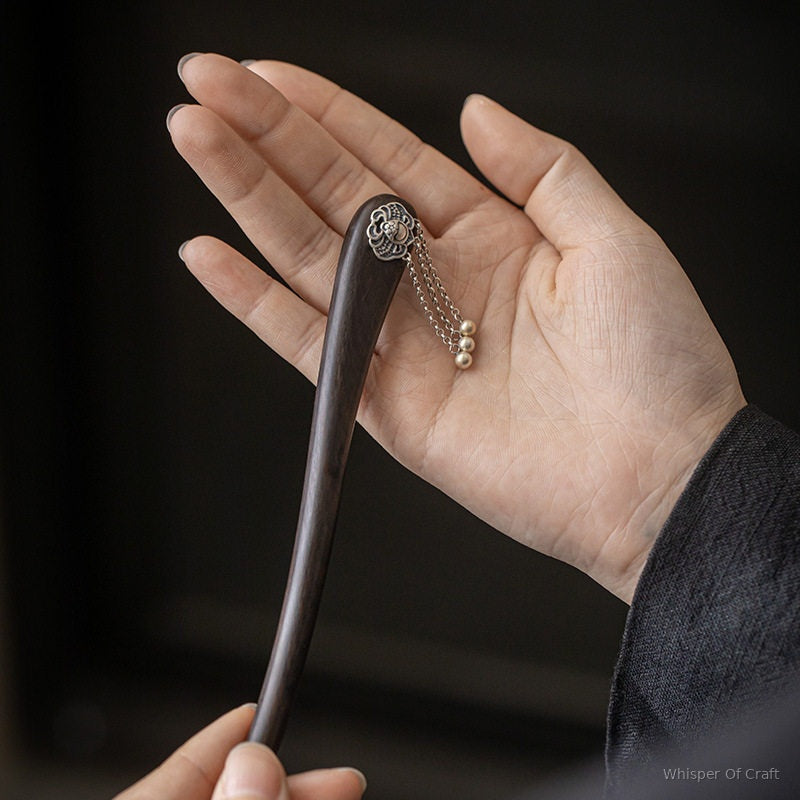 Black Ebony Lotus Hairpin with Pearl Tassels – Elegant Traditional Hair Stick