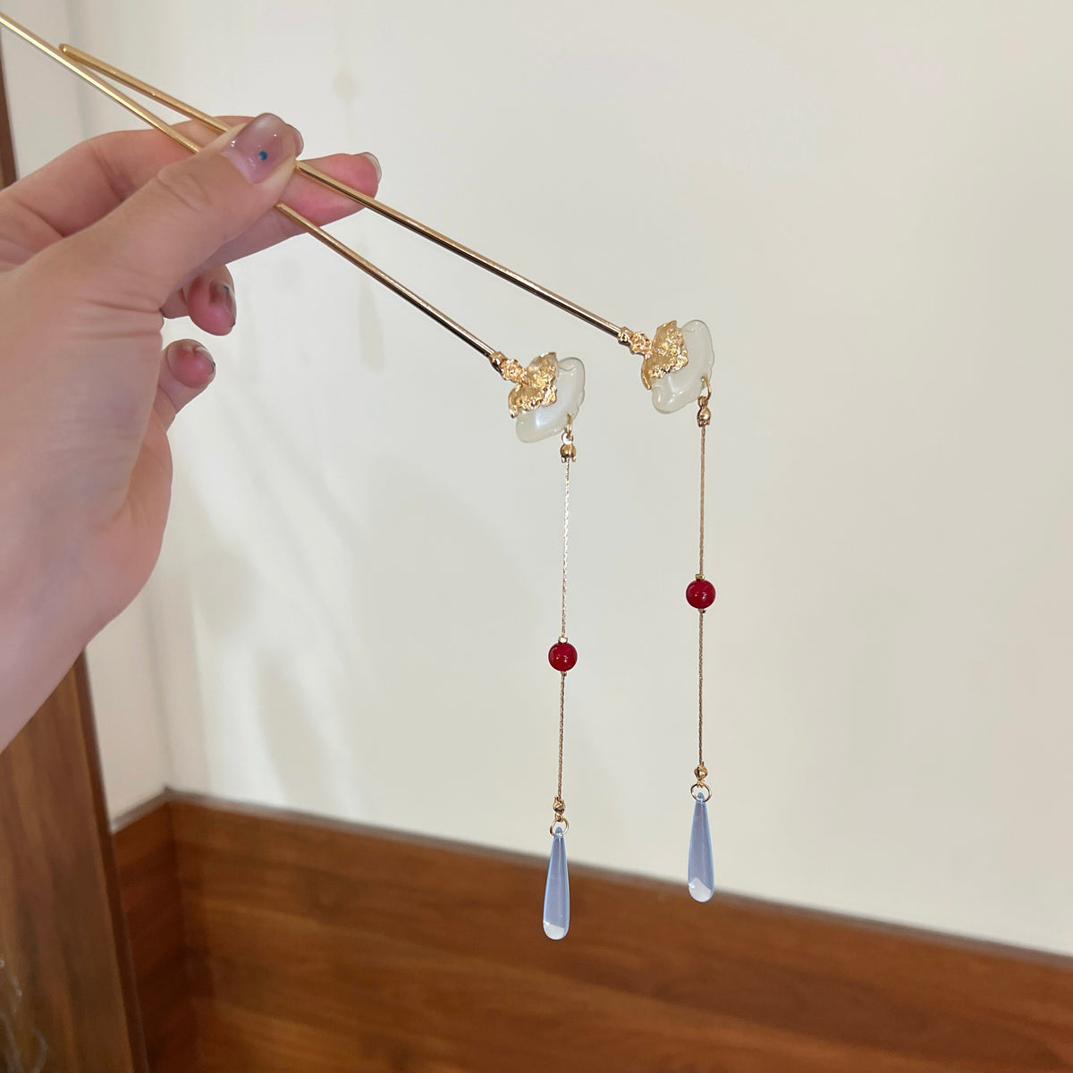 Elegant Blue Teardrop Hairpin – New Chinese Style Hair Stick for Hanfu, Qipao and Formal Wear