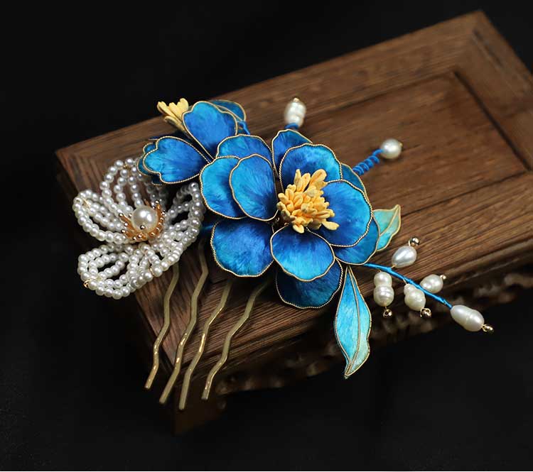 Handcrafted Intangible Heritage Silk‑Wrapped Camellia Hair Comb | Pearl Tassel Chinese Hanfu Qipao Wedding Hair Accessory