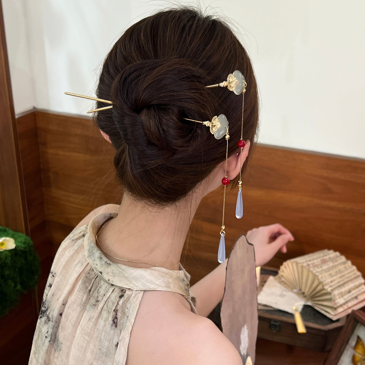 Elegant Blue Teardrop Hairpin – New Chinese Style Hair Stick for Hanfu, Qipao and Formal Wear