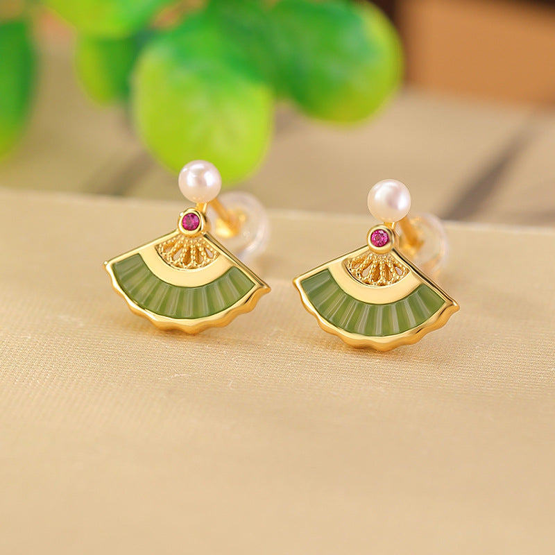 Openwork green studs earrings, side profile