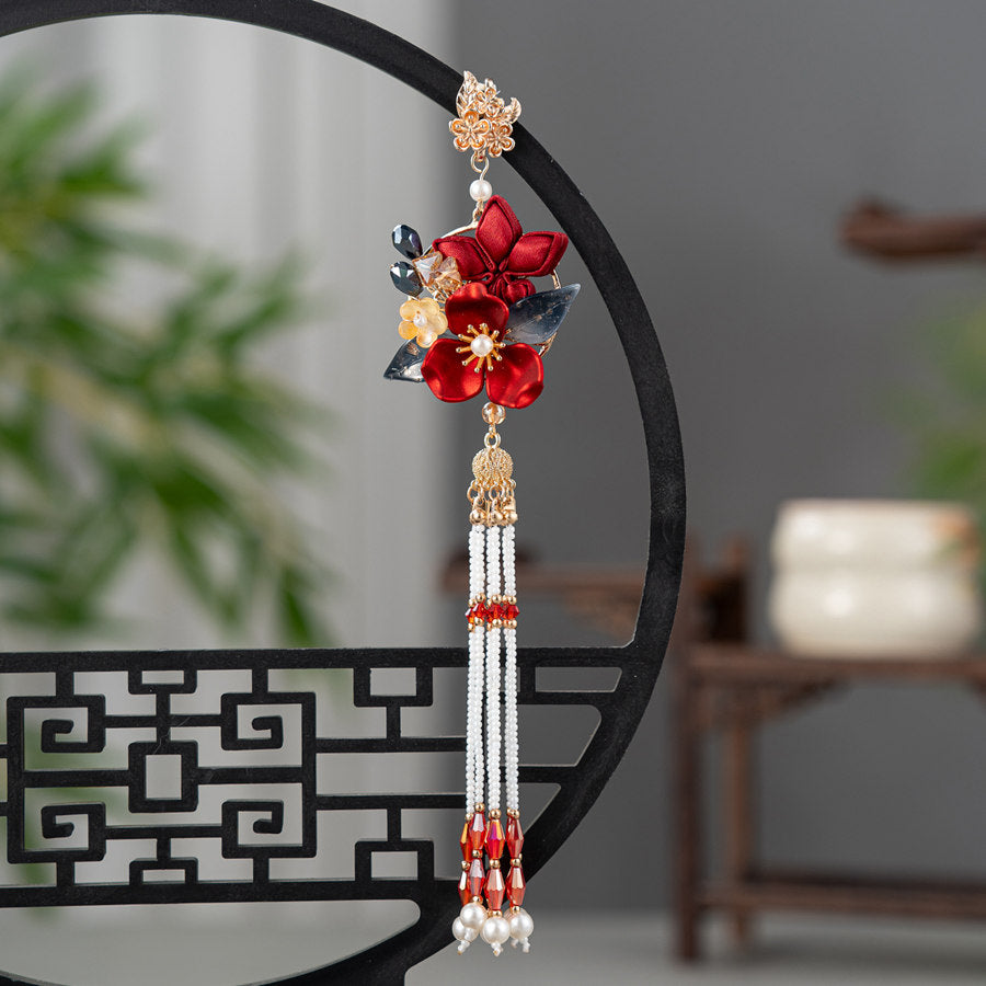 traditional brooch pin styled on Hanfu