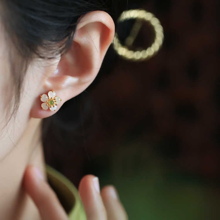 Peach blossom green studs earrings, close detail