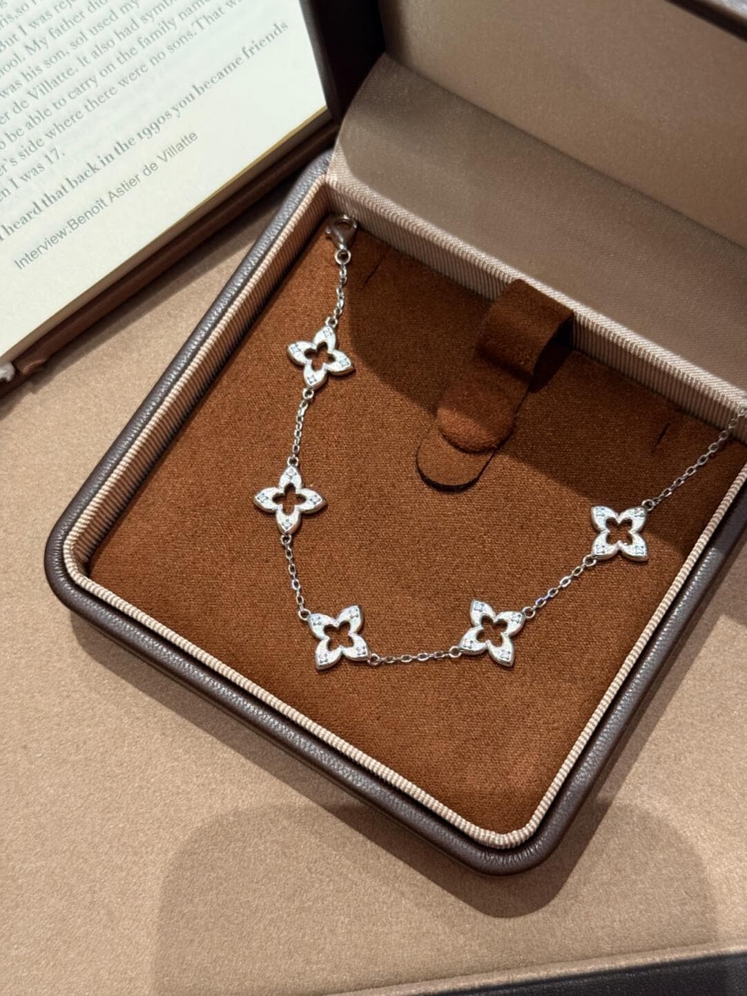 Lucky Clover Necklace and Bracelet Jewelry Set