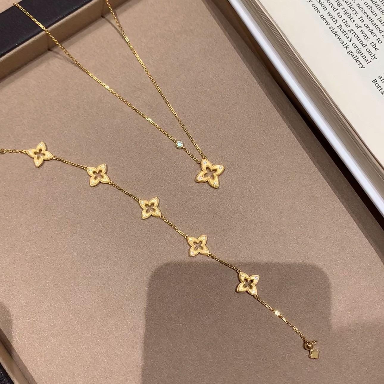 Lucky Clover Necklace and Bracelet Jewelry Set