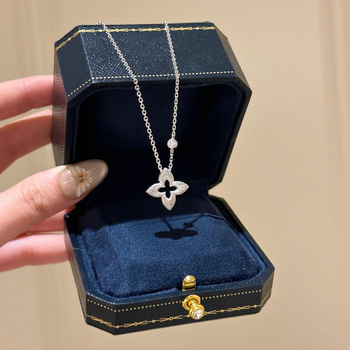 Lucky Clover Necklace and Bracelet Jewelry Set