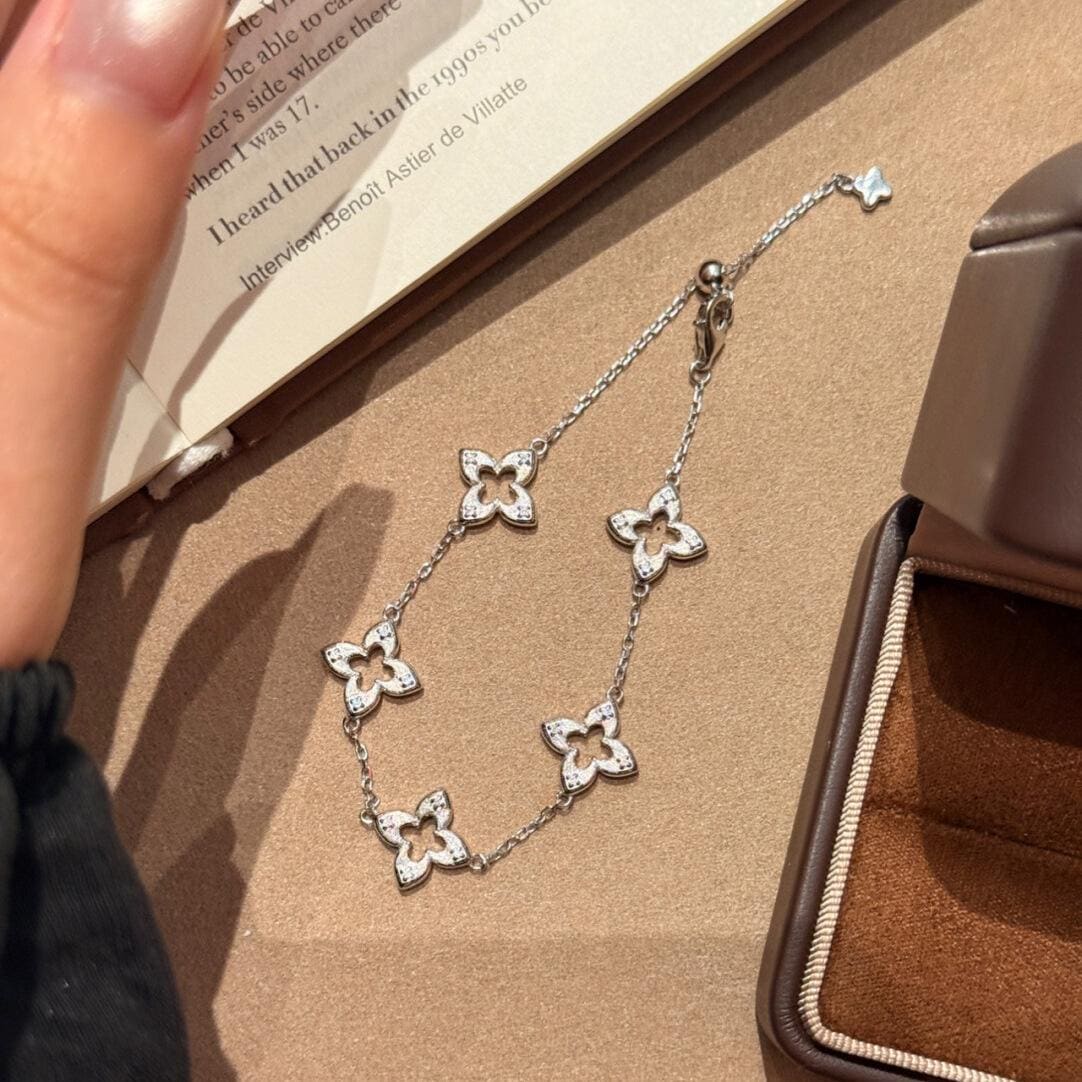 Lucky Clover Necklace and Bracelet Jewelry Set