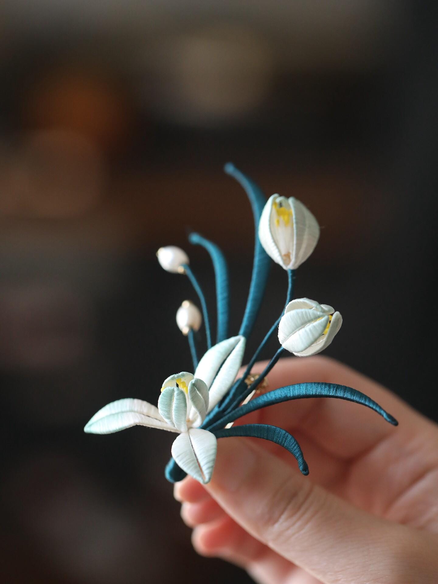 Silk Butterfly Brooch Handmade Ronghua Velvet Flower