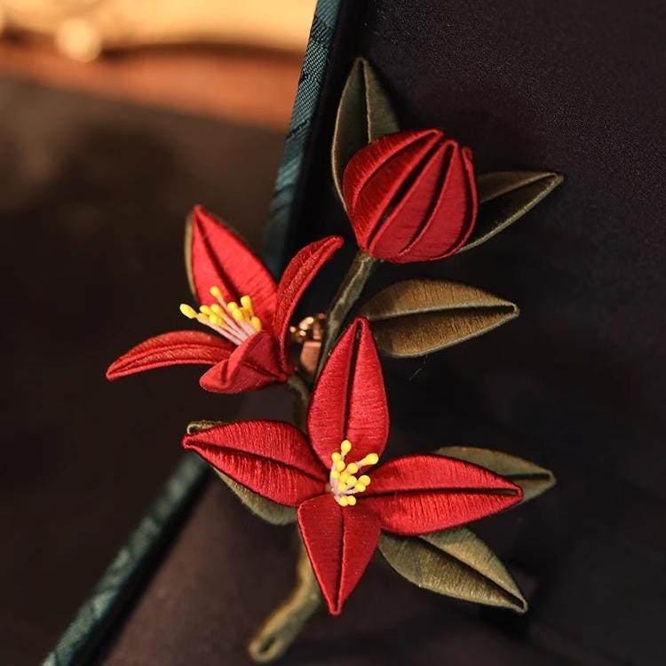 Silk Tulip Brooch Handmade Ronghua Velvet Flower