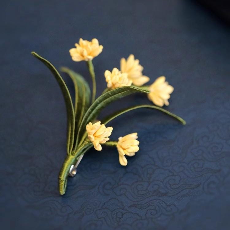 Silk Tulip Brooch Handmade Ronghua Velvet Flower