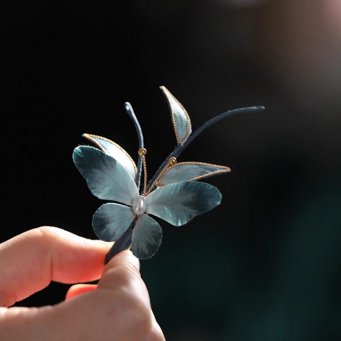 Silk Butterfly Brooch Handmade Ronghua Velvet Flower