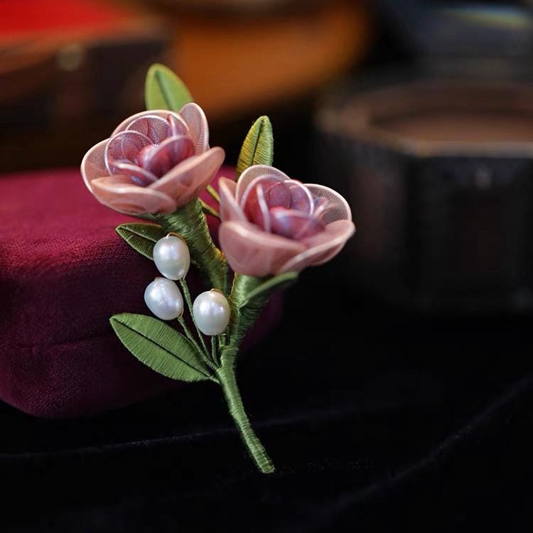 Silk Tulip Brooch Handmade Ronghua Velvet Flower