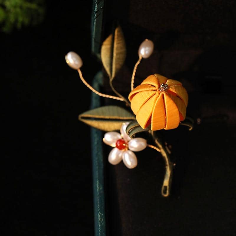 Silk Tulip Brooch Handmade Ronghua Velvet Flower