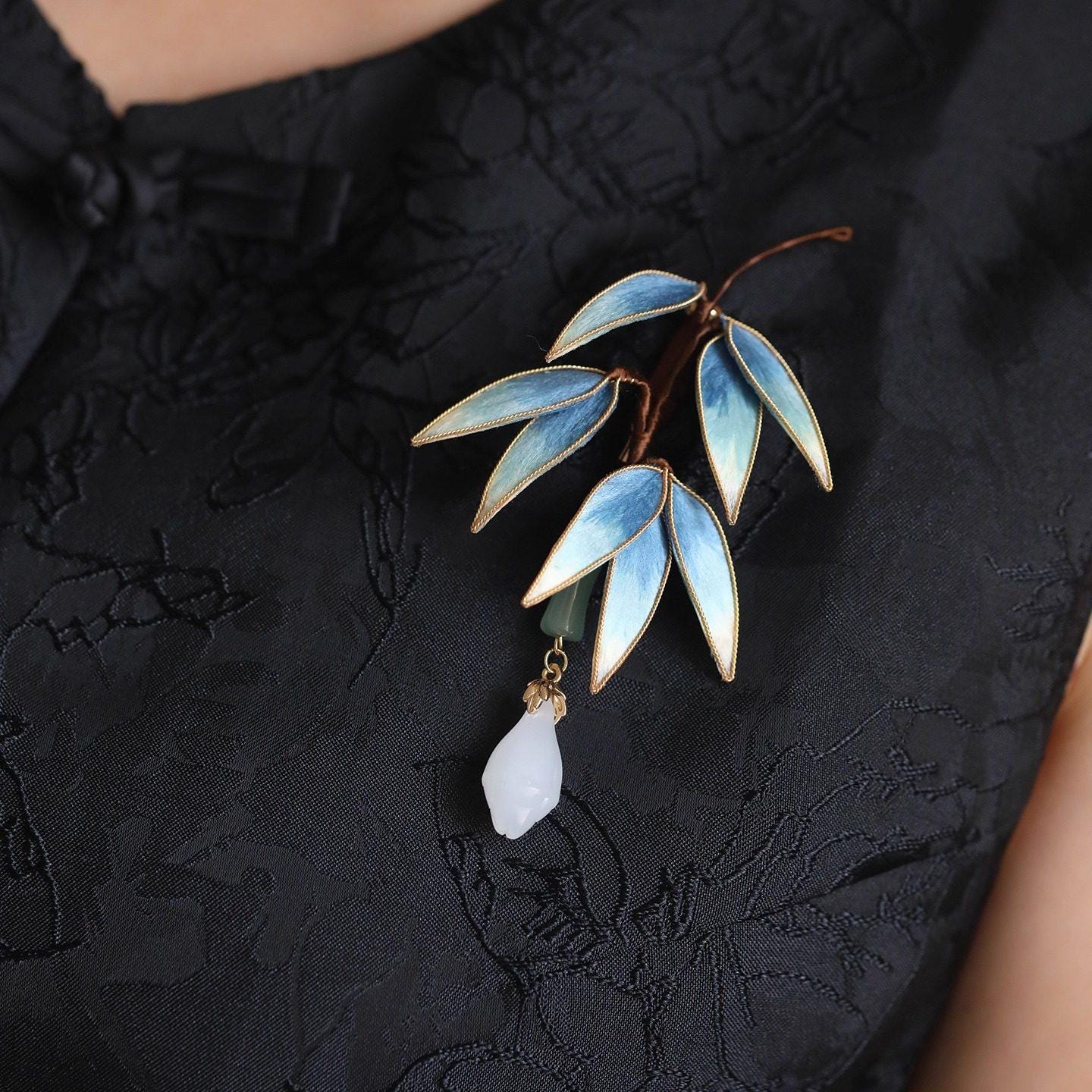 Silk Tulip Brooch Handmade Ronghua Velvet Flower