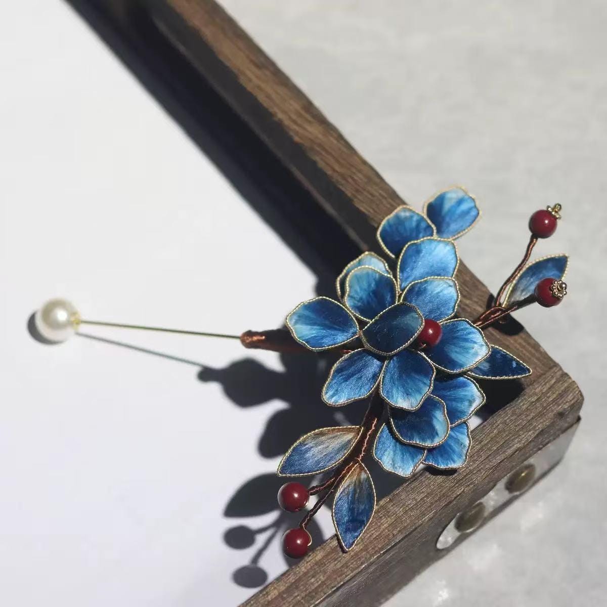 Silk Butterfly Brooch Handmade Ronghua Velvet Flower