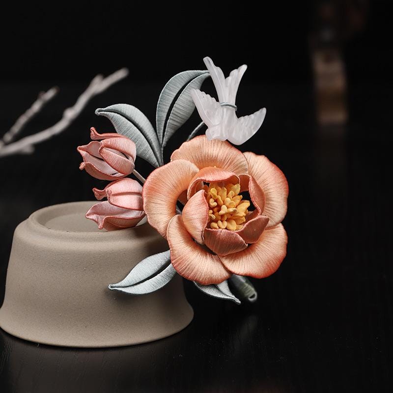 Handmade Silk Flower Hair Clip Pearl Bee Hairpin